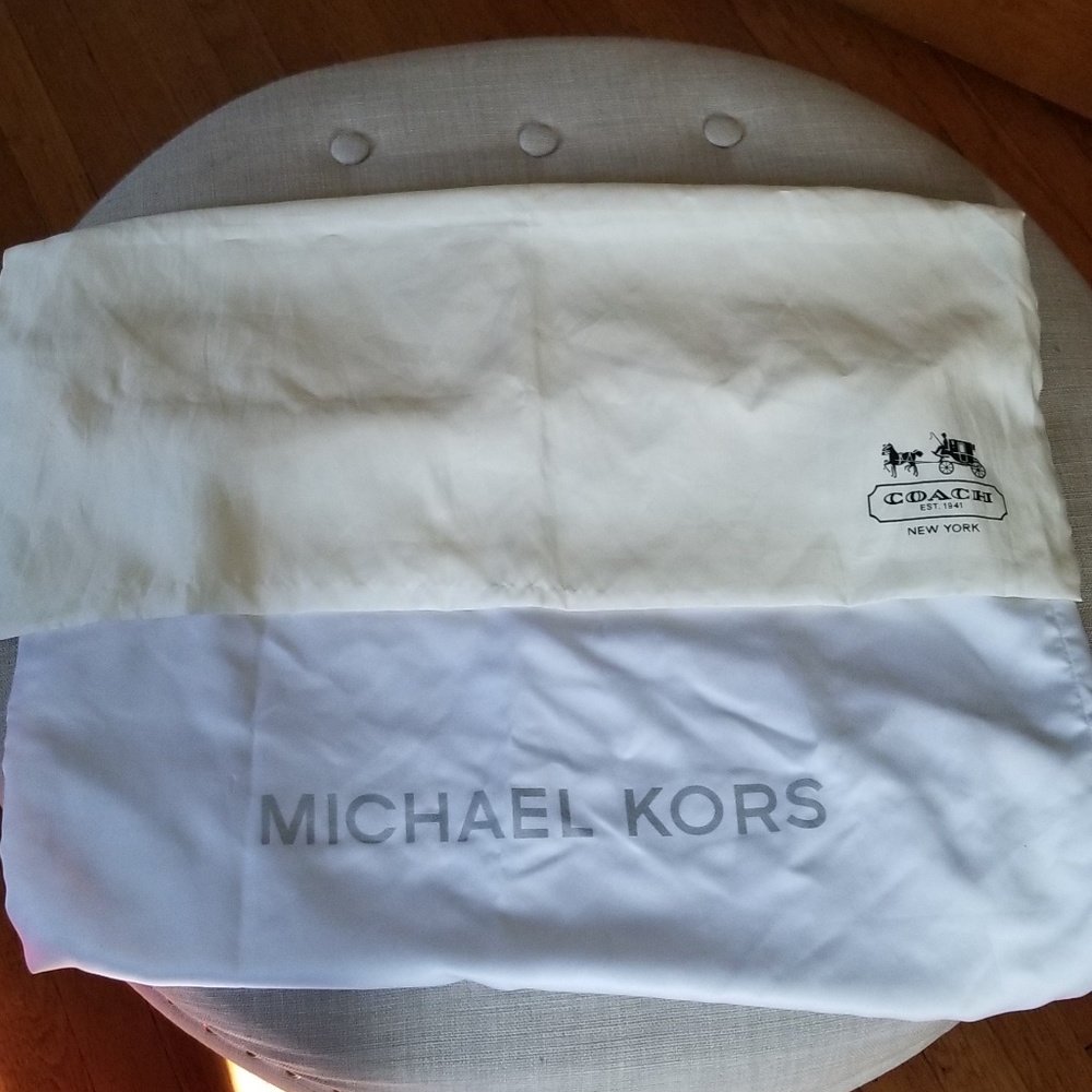 2 dust bags